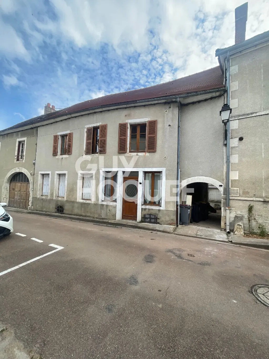 maison à COULANGES LA VINEUSE — photo 2 sur 16