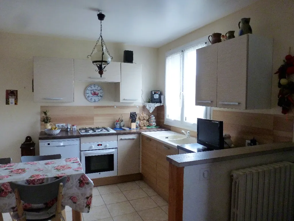 maison 5 pièces à MONETEAU, 112 m² — photo 2 sur 11