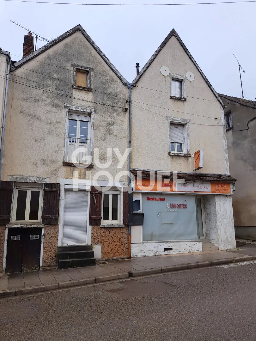 local 3 pièces à LIGNY LE CHATEL — photo 1 sur 11