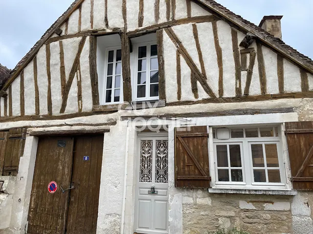 maison à ST BRIS LE VINEUX
