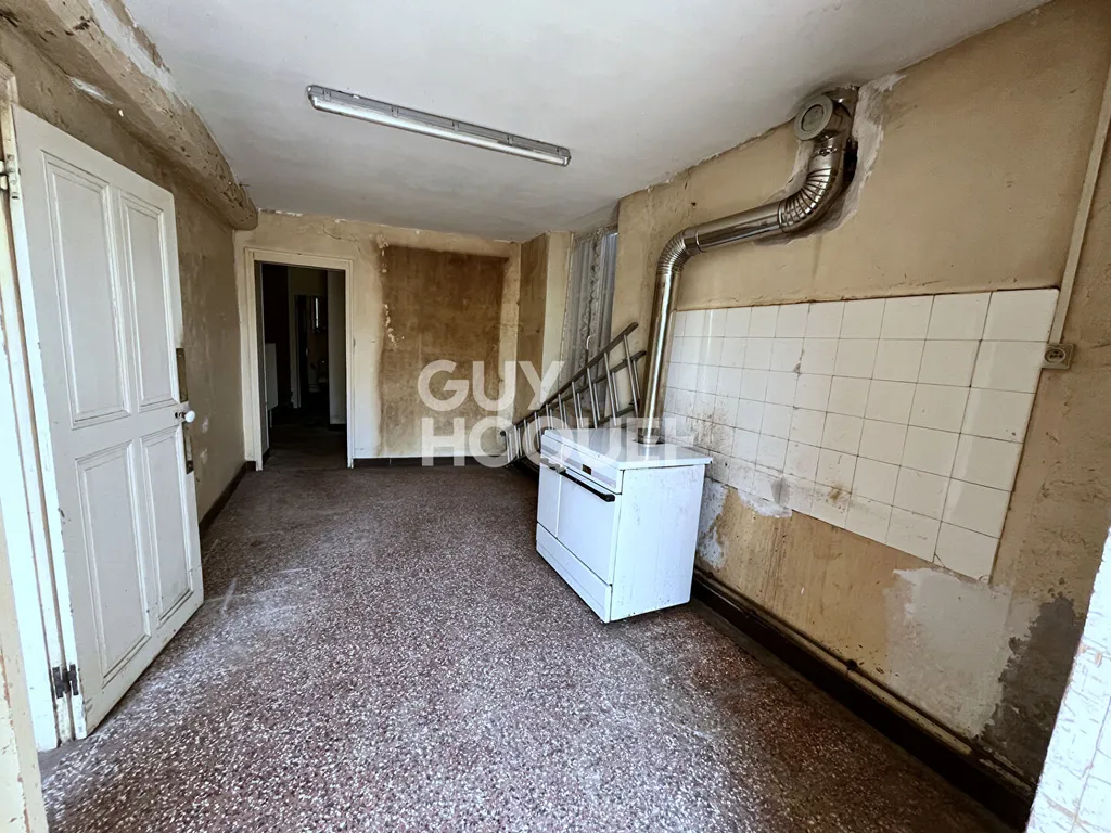 maison à Charbuy, 1000 m² — photo 2 sur 10