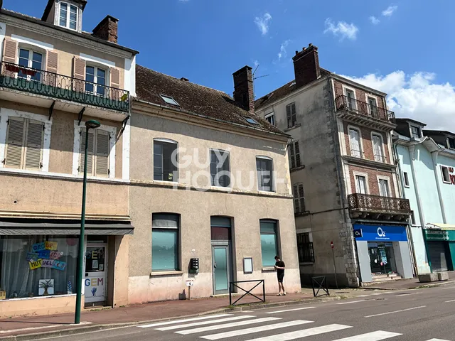 local à Joigny